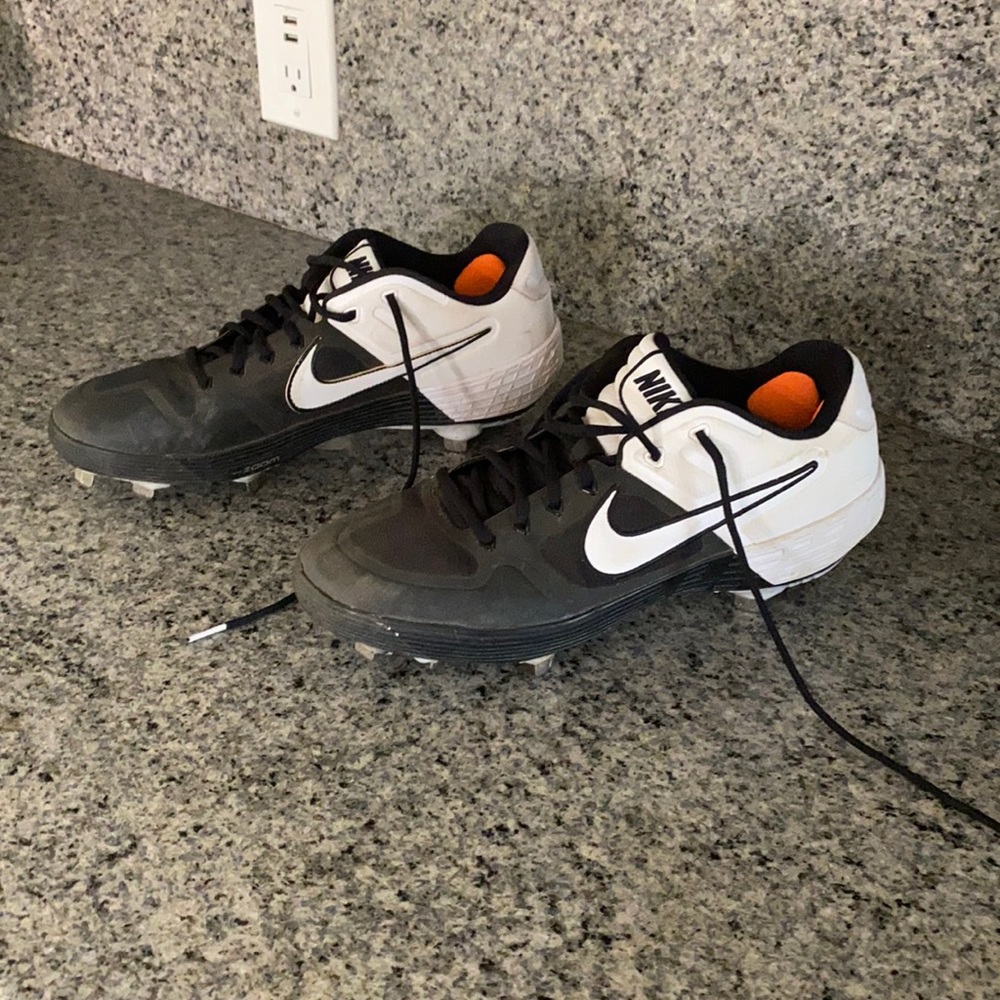 Nike Men’s Metal Cleats- like new! Zoom